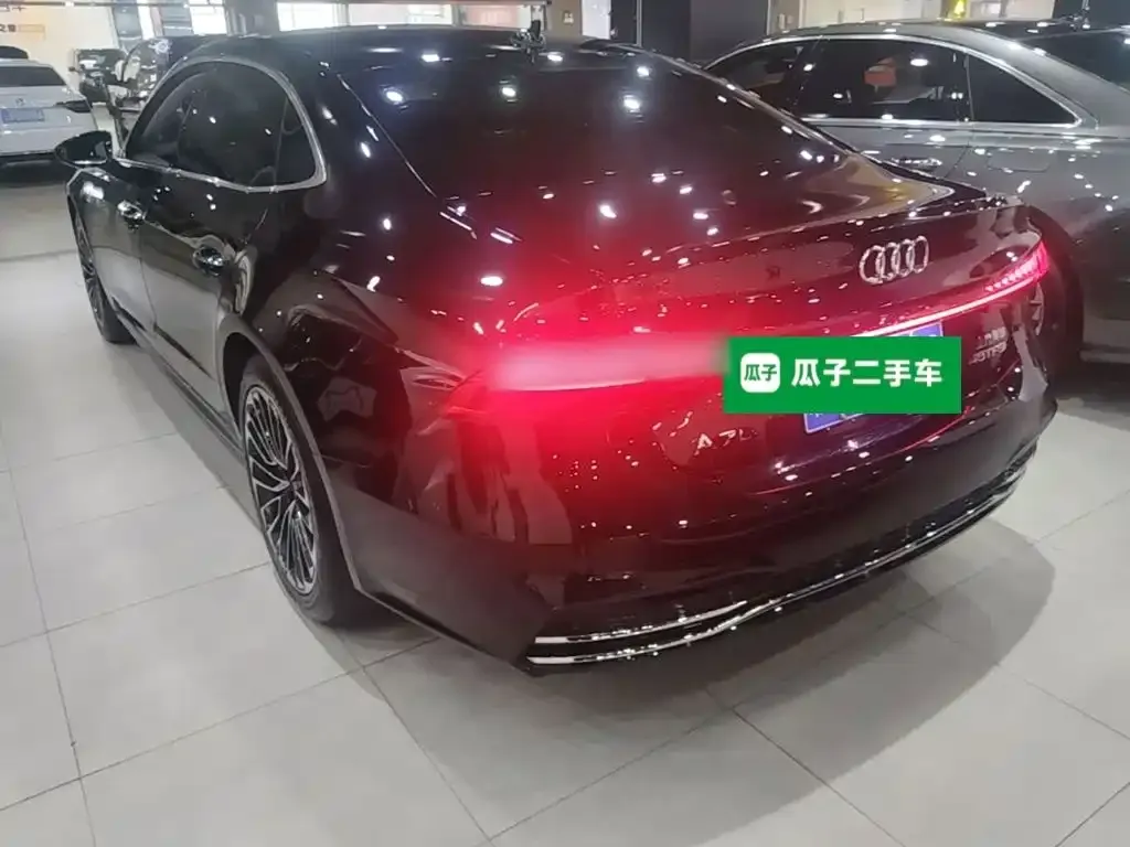 Audi A7L — фото 8