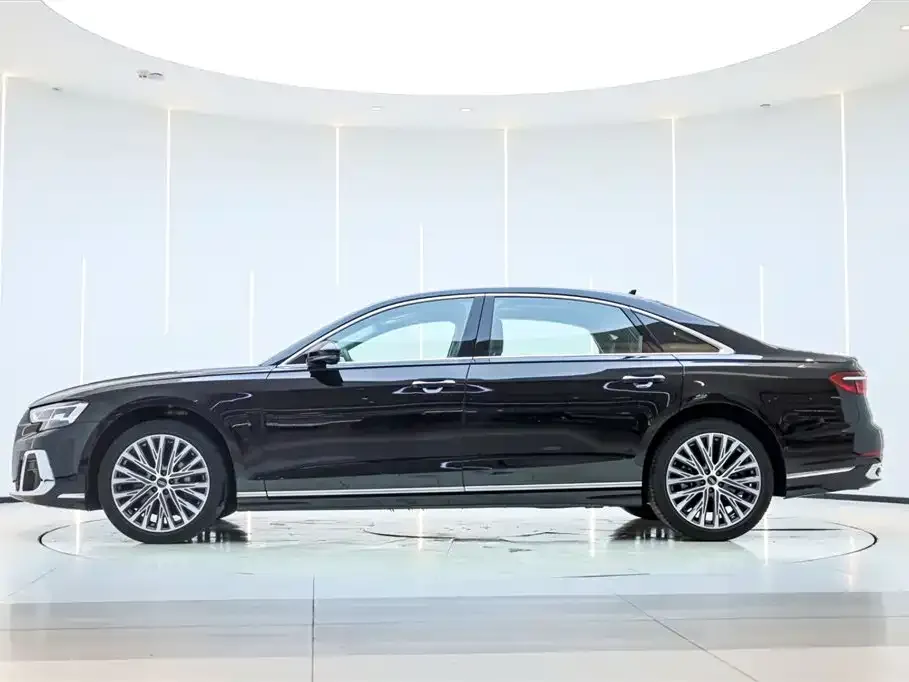 Audi A8 — фото 7