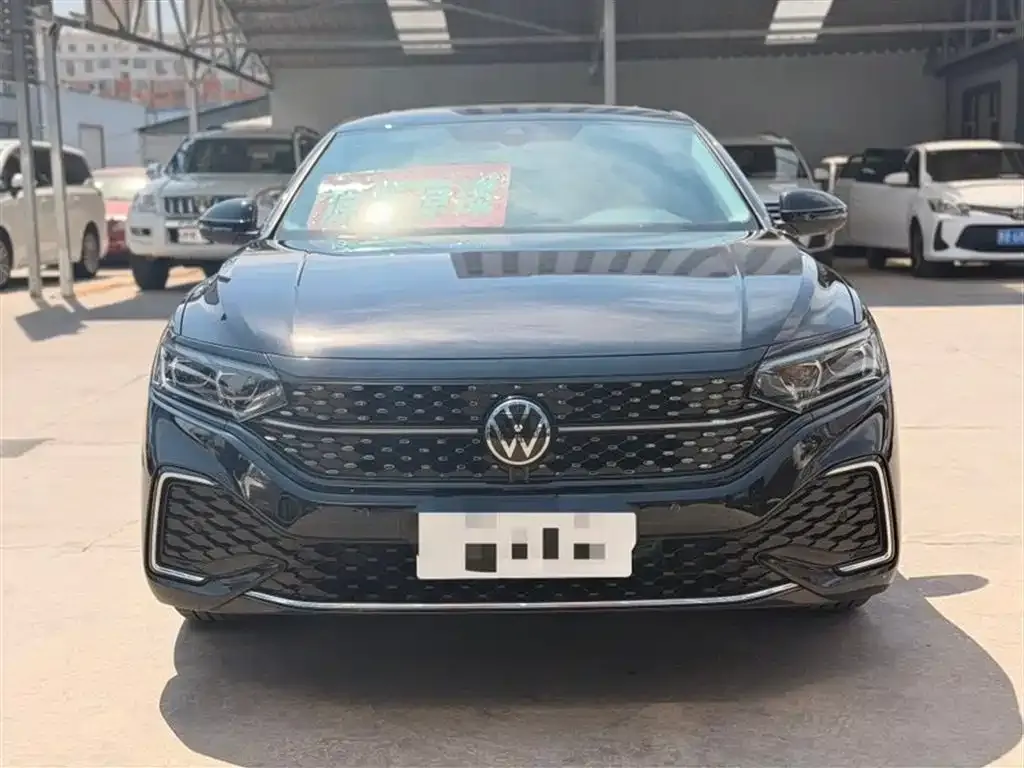 Volkswagen Passat — фото 1