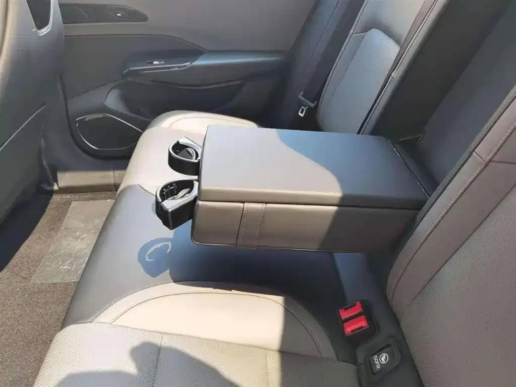 Hongqi EH7 2025 из CN, фото 5