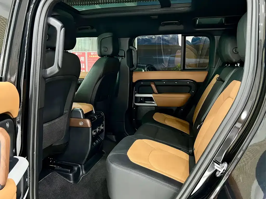 Land Rover Defender — фото 10
