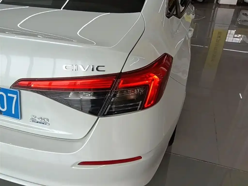 Honda Civic — фото 10