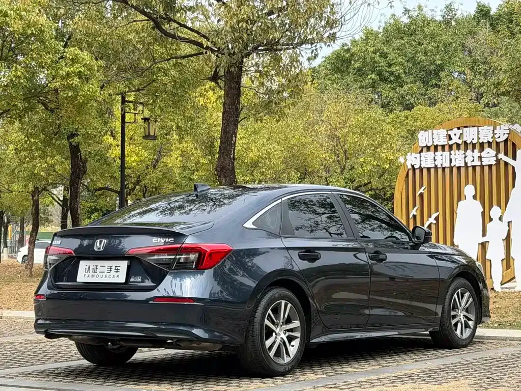 Honda Civic — фото 10