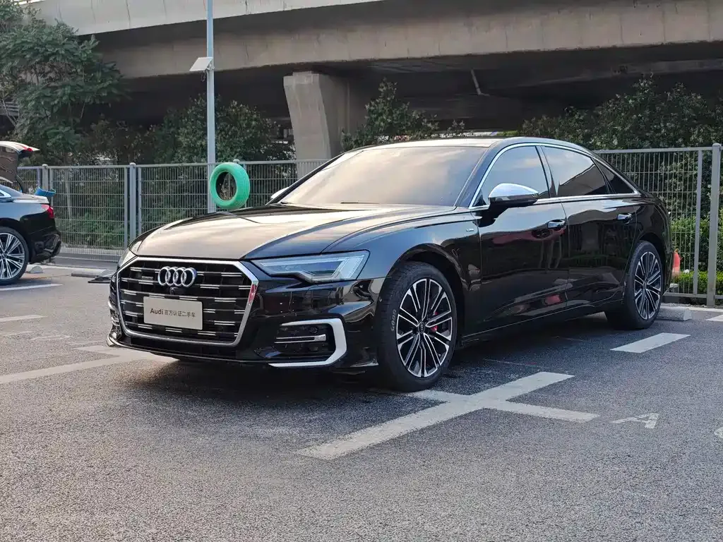 Audi A6L — фото 1