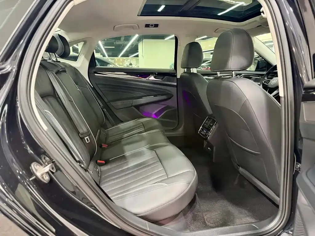 Volkswagen Passat — фото 8