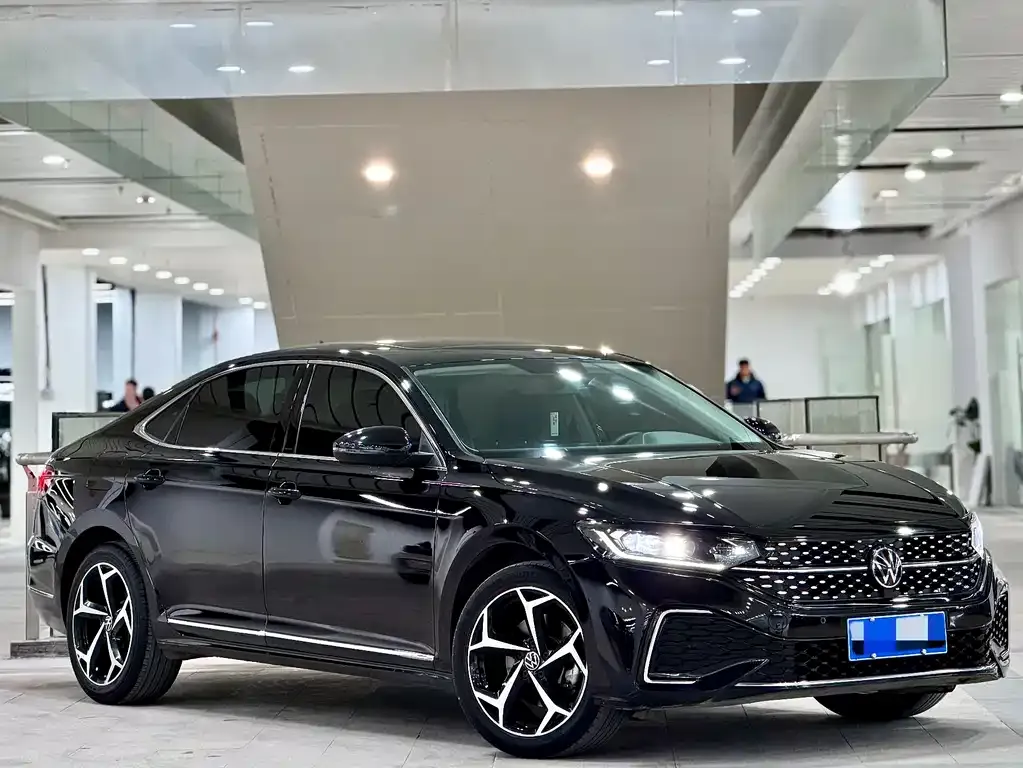 Volkswagen Passat — фото 6