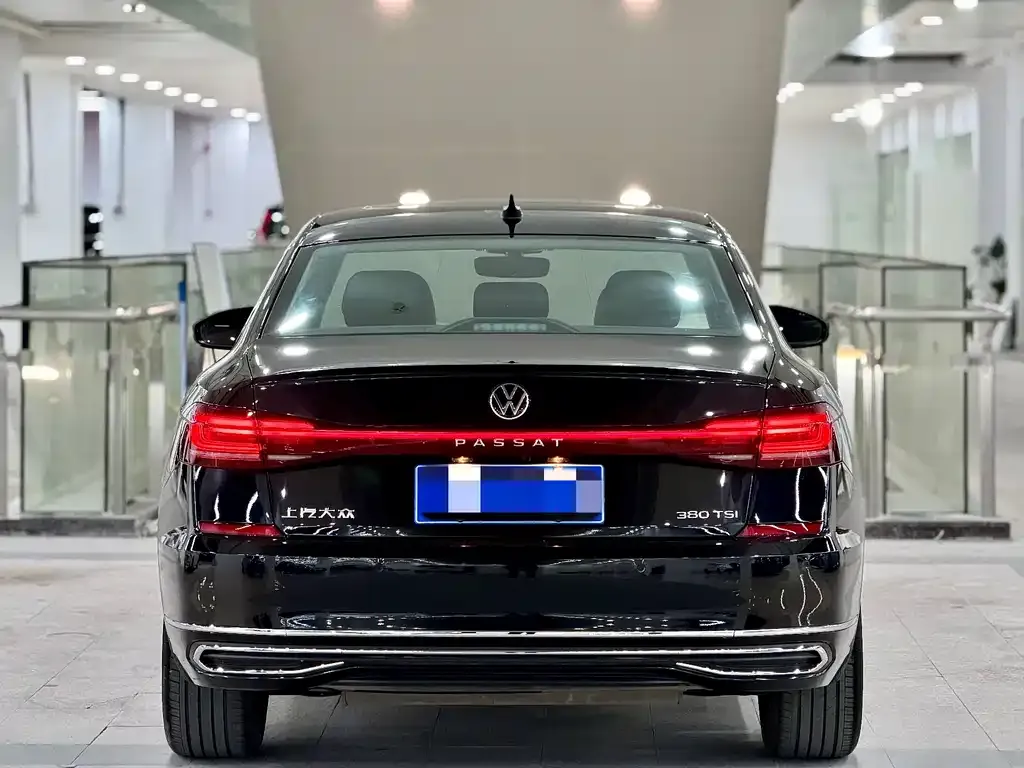 Volkswagen Passat — фото 7