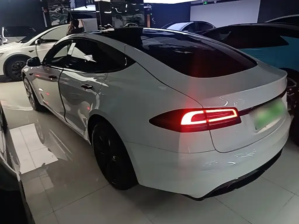 Tesla Model S 2023 из CN, фото 5