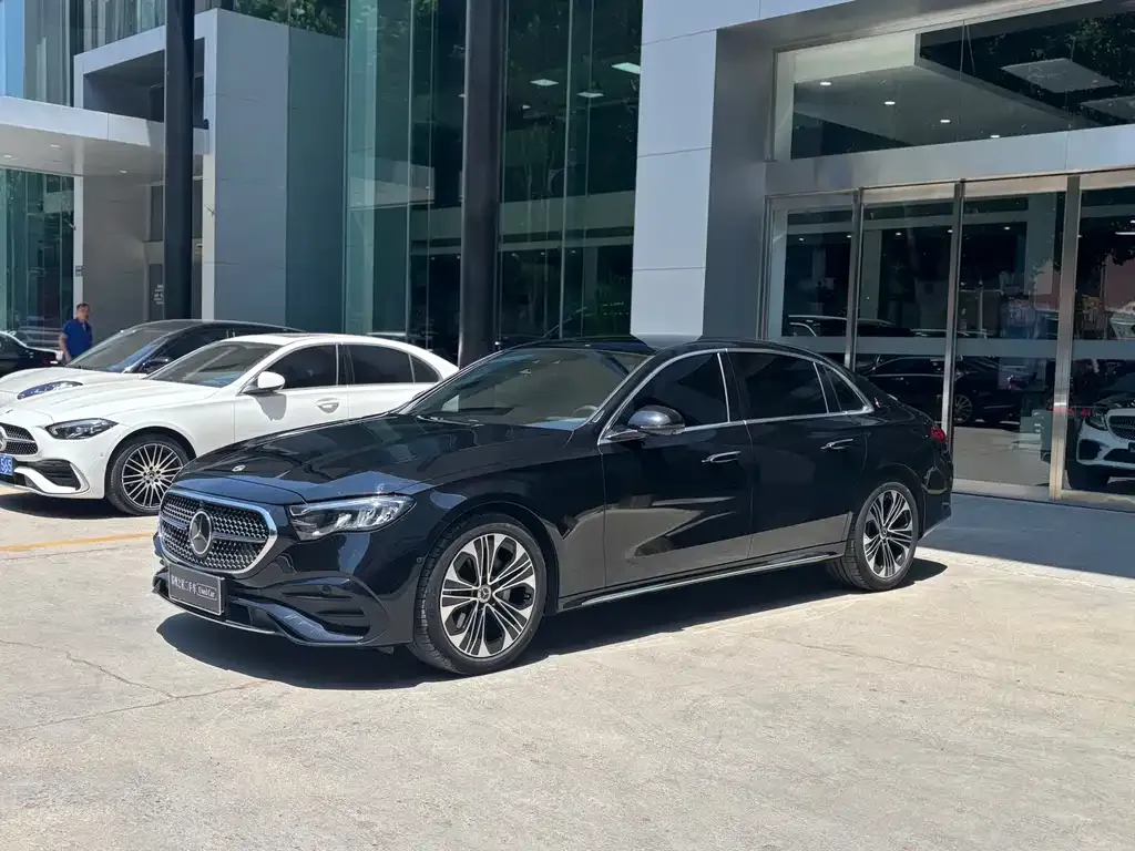 Mercedes-Benz E-Class — фото 10