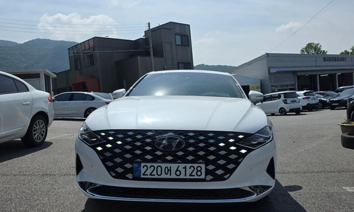 Hyundai Grandeur — фото 1