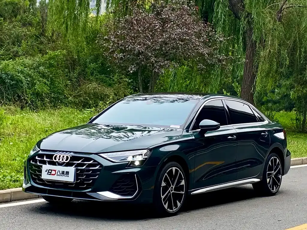 Audi A3 — фото 1
