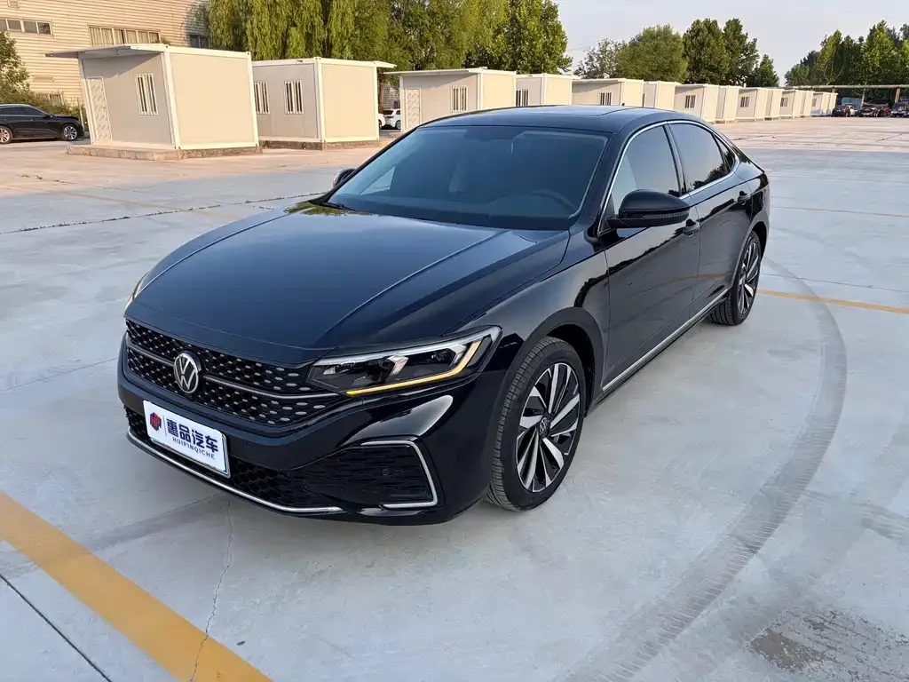 Volkswagen Passat — фото 1