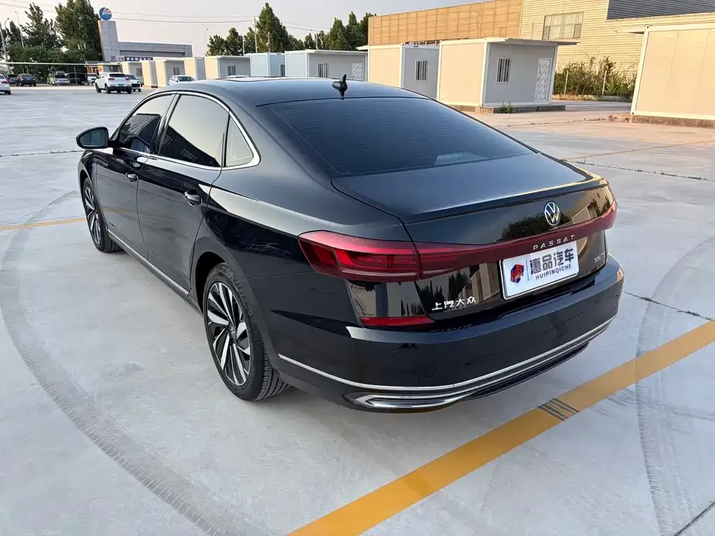 Volkswagen Passat — фото 6
