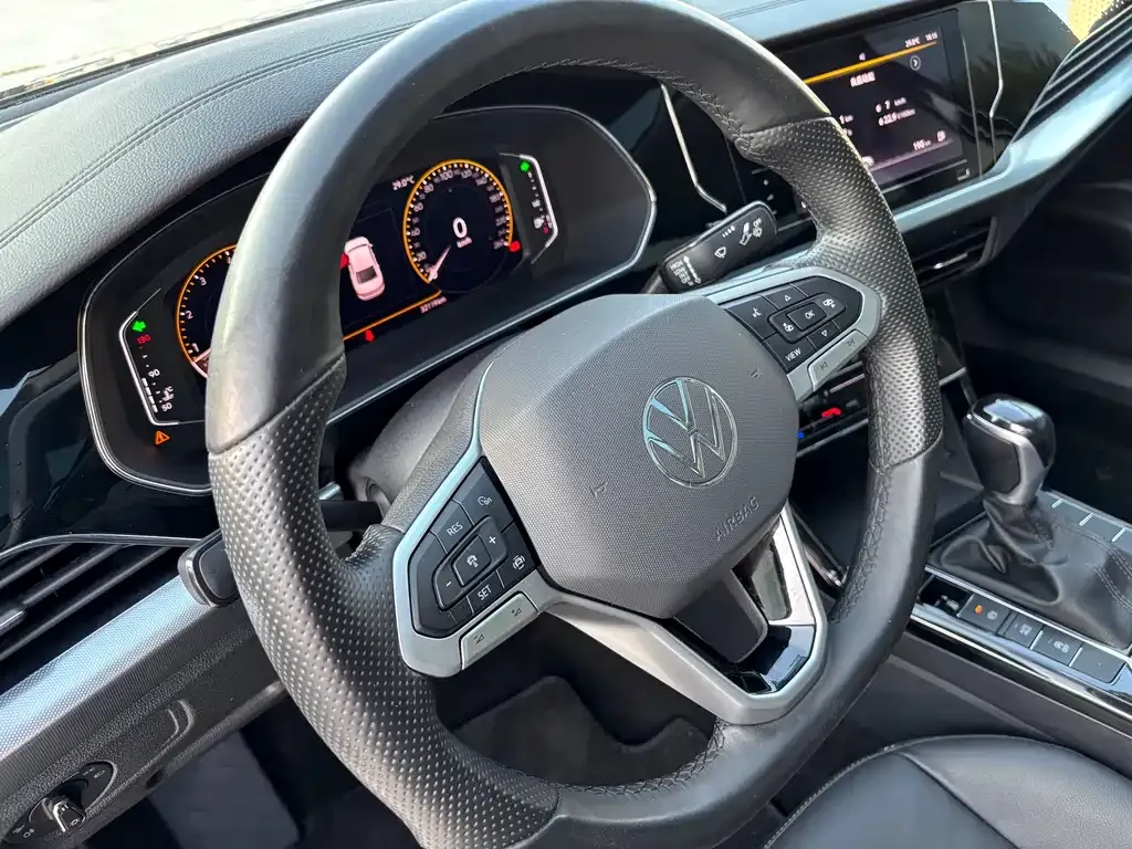 Volkswagen Passat — фото 5