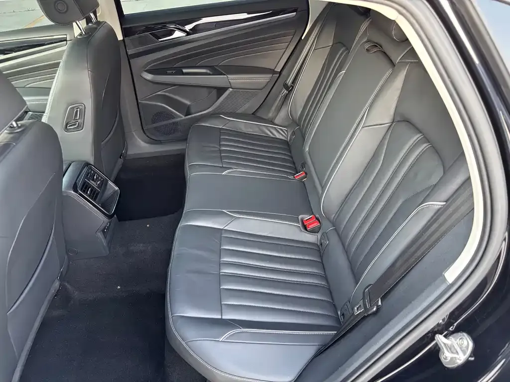 Volkswagen Passat — фото 3