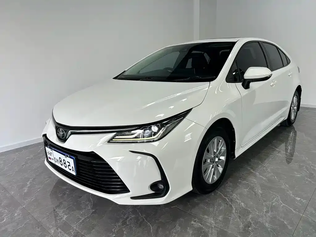 Toyota Corolla — фото 1