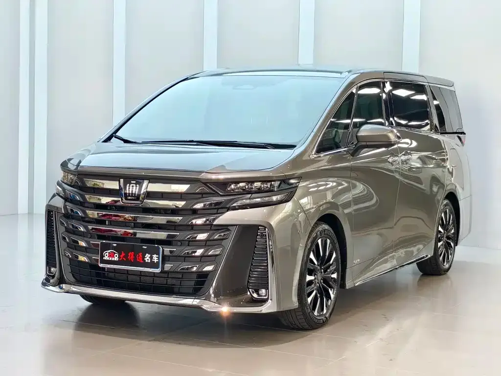 Toyota Vellfire — фото 1