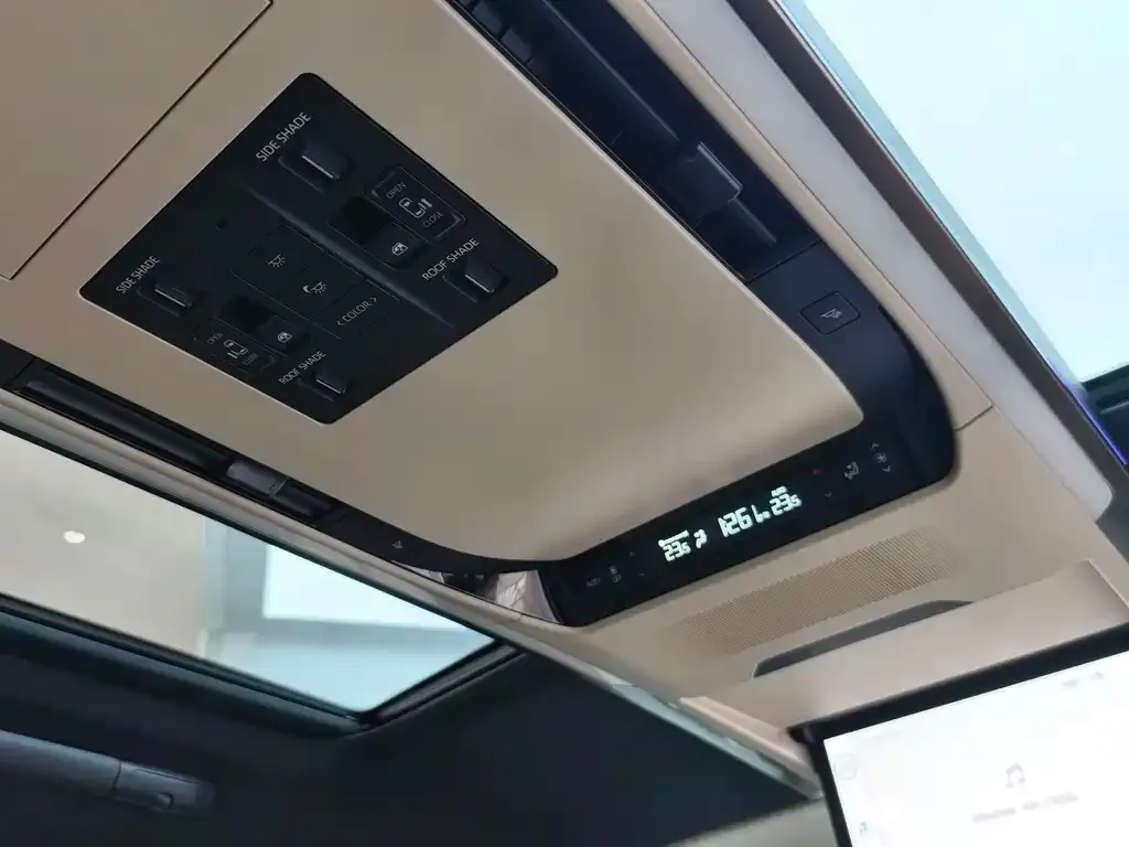 Toyota Vellfire — фото 5