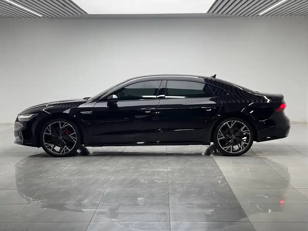 Audi A7L — фото 10