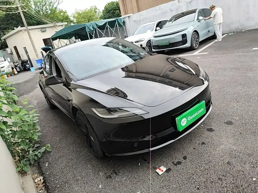 Tesla Model 3 — фото 10