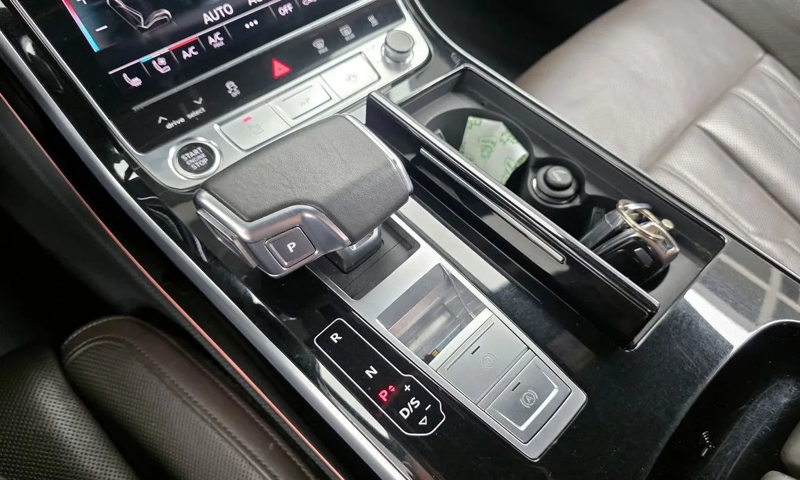 Audi A8 2021 из KR, фото 10
