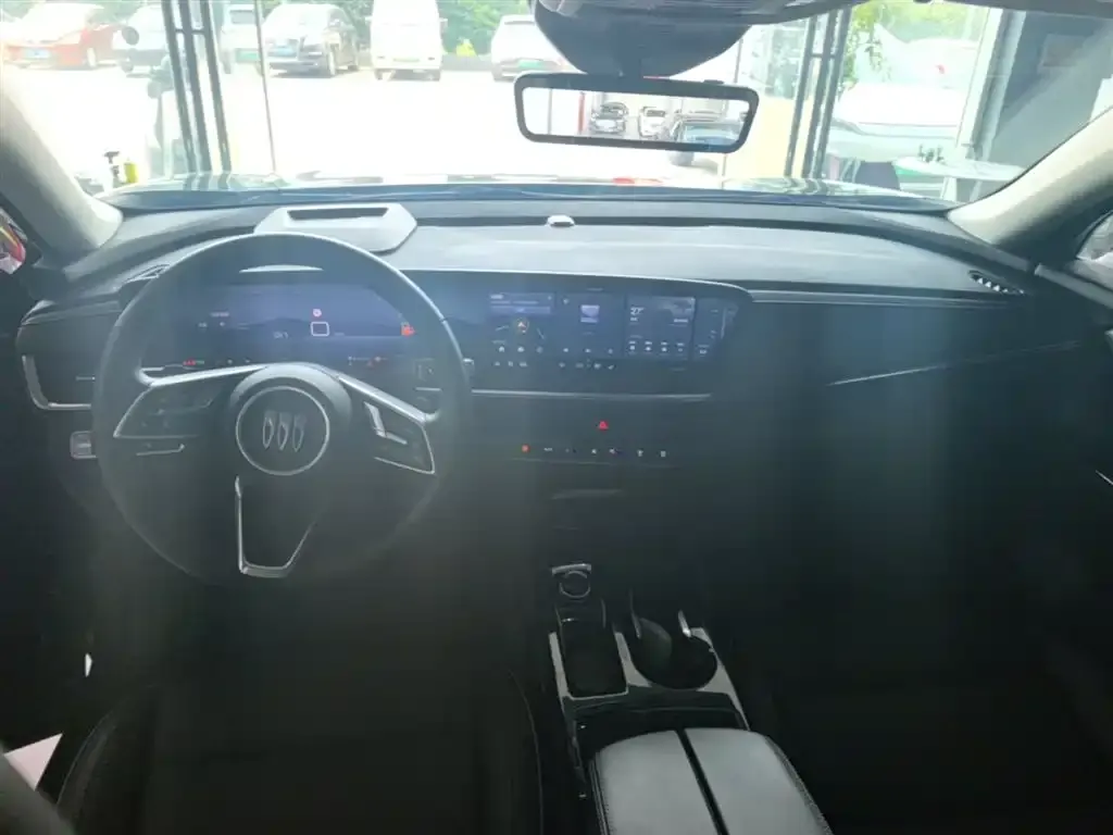 Buick Envision Plus — фото 4