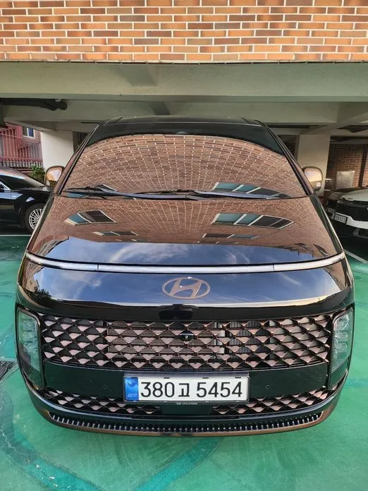 Hyundai Staria