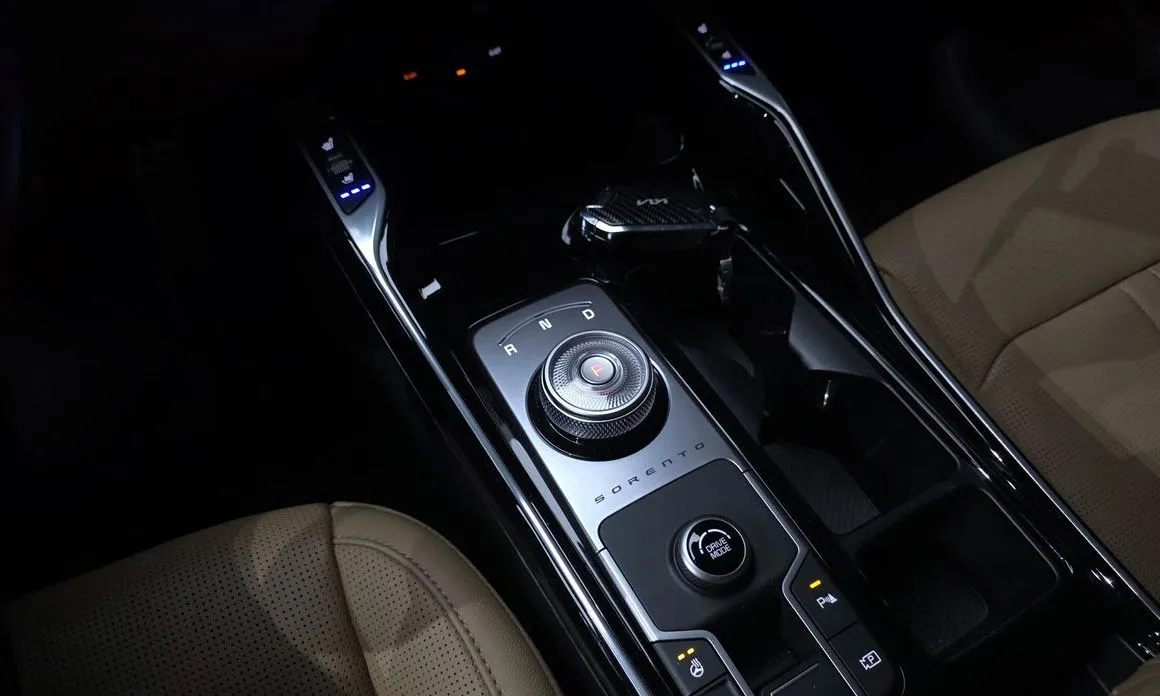 Kia Sorento — фото 9