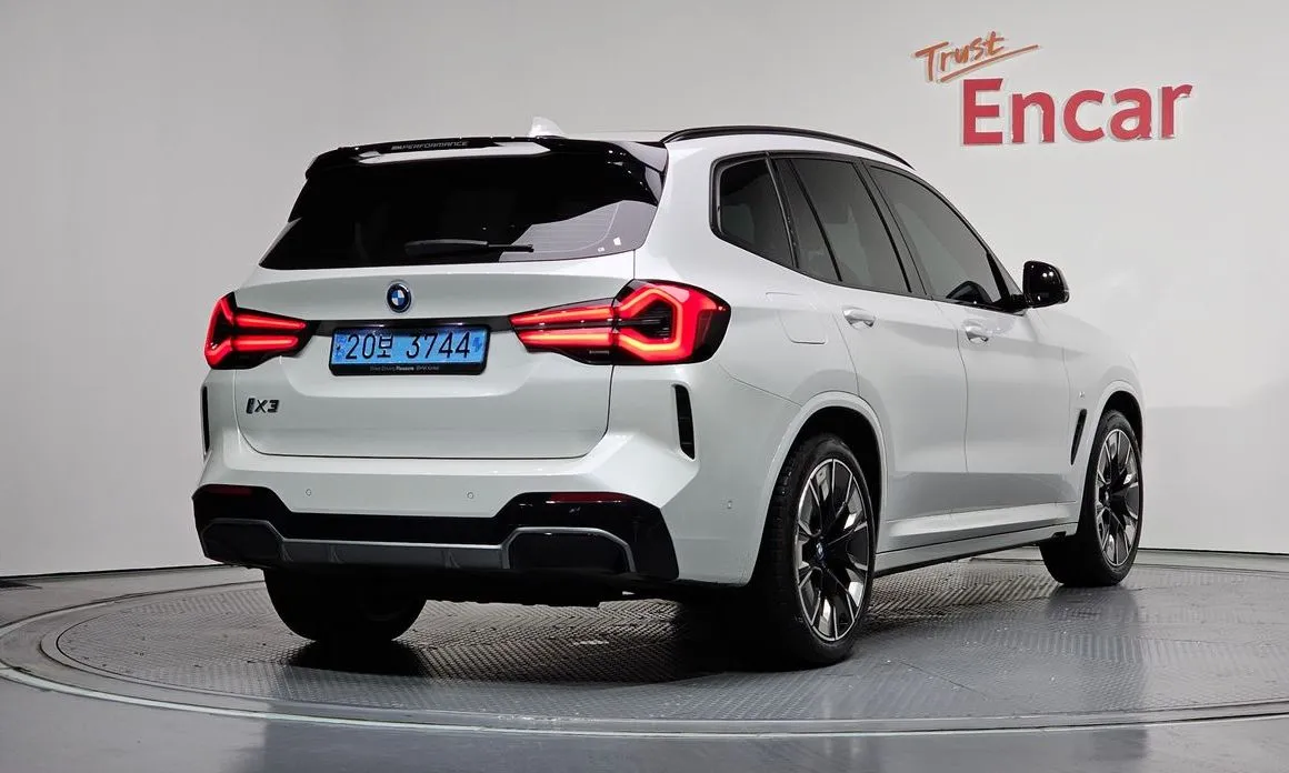 BMW iX3 2024 из KR, фото 5