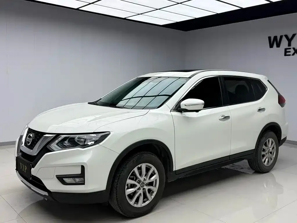 Nissan X-Trail — фото 1