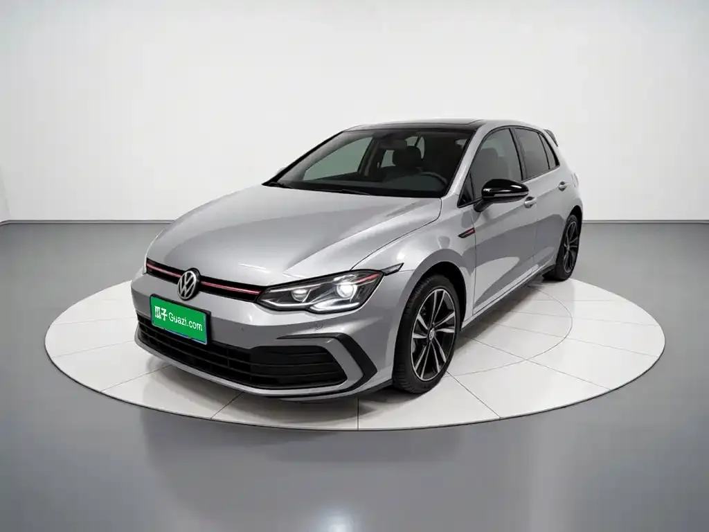 Volkswagen Golf — фото 1