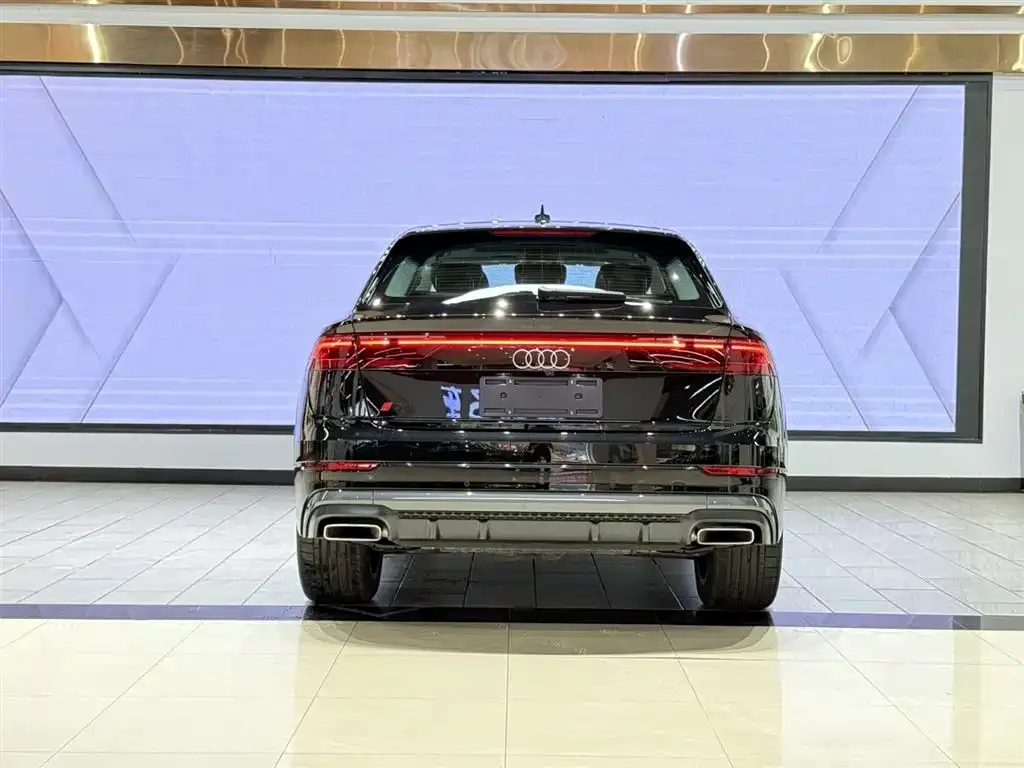 Audi Q8 — фото 3