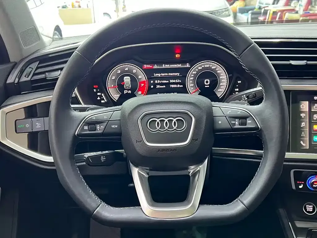 Audi Q3 — фото 4