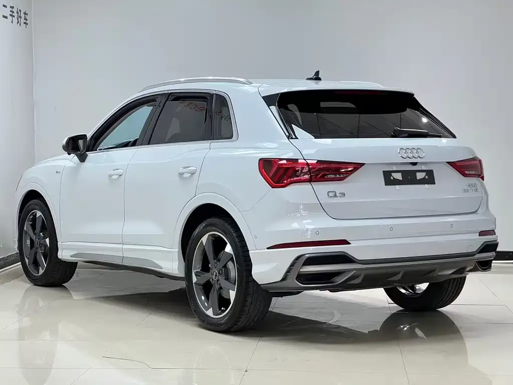 Audi Q3 — фото 9