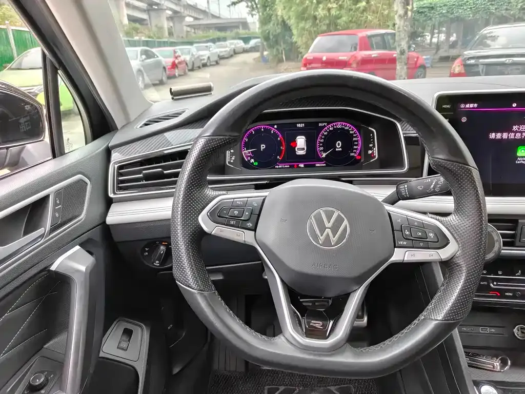 Volkswagen Tiguan L — фото 2
