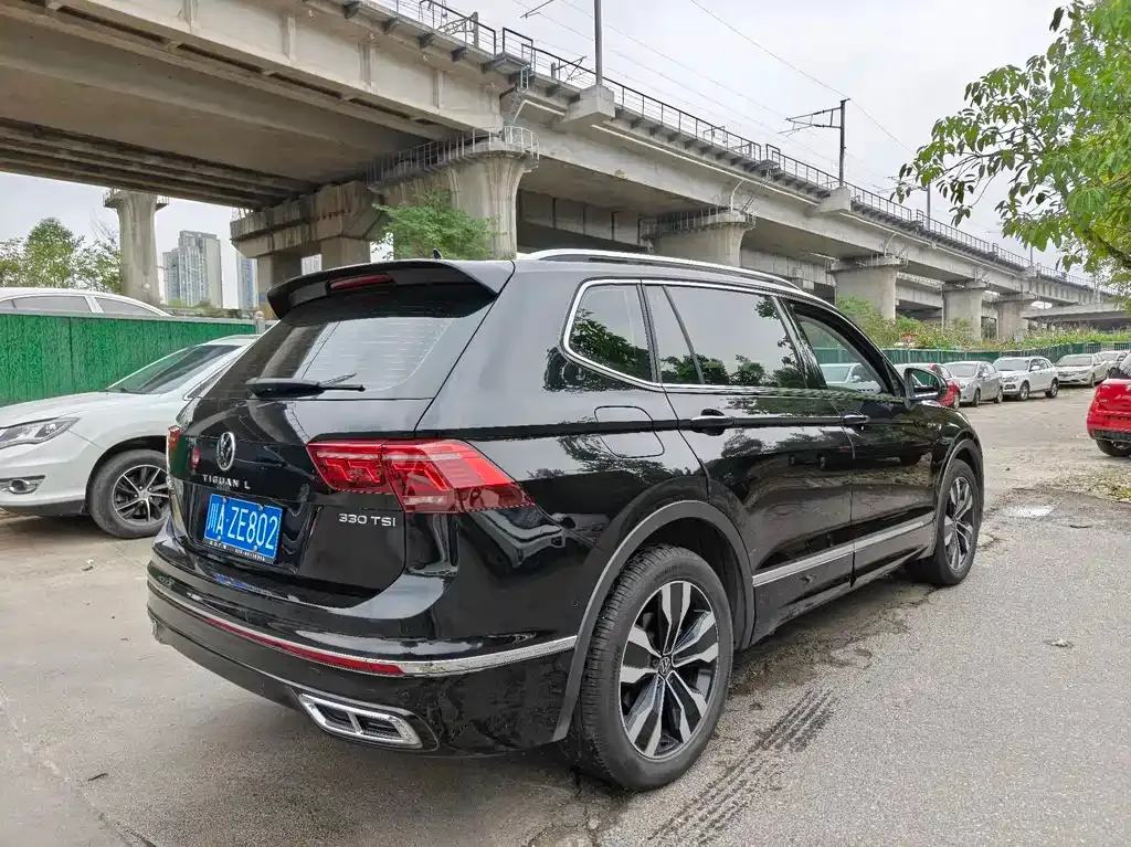 Volkswagen Tiguan L — фото 8