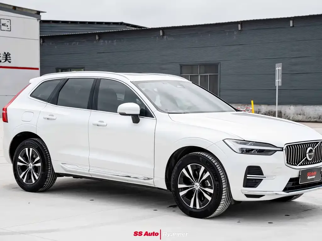 Volvo XC60 — фото 9