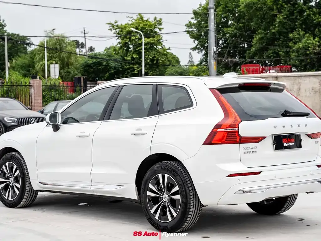 Volvo XC60 — фото 5