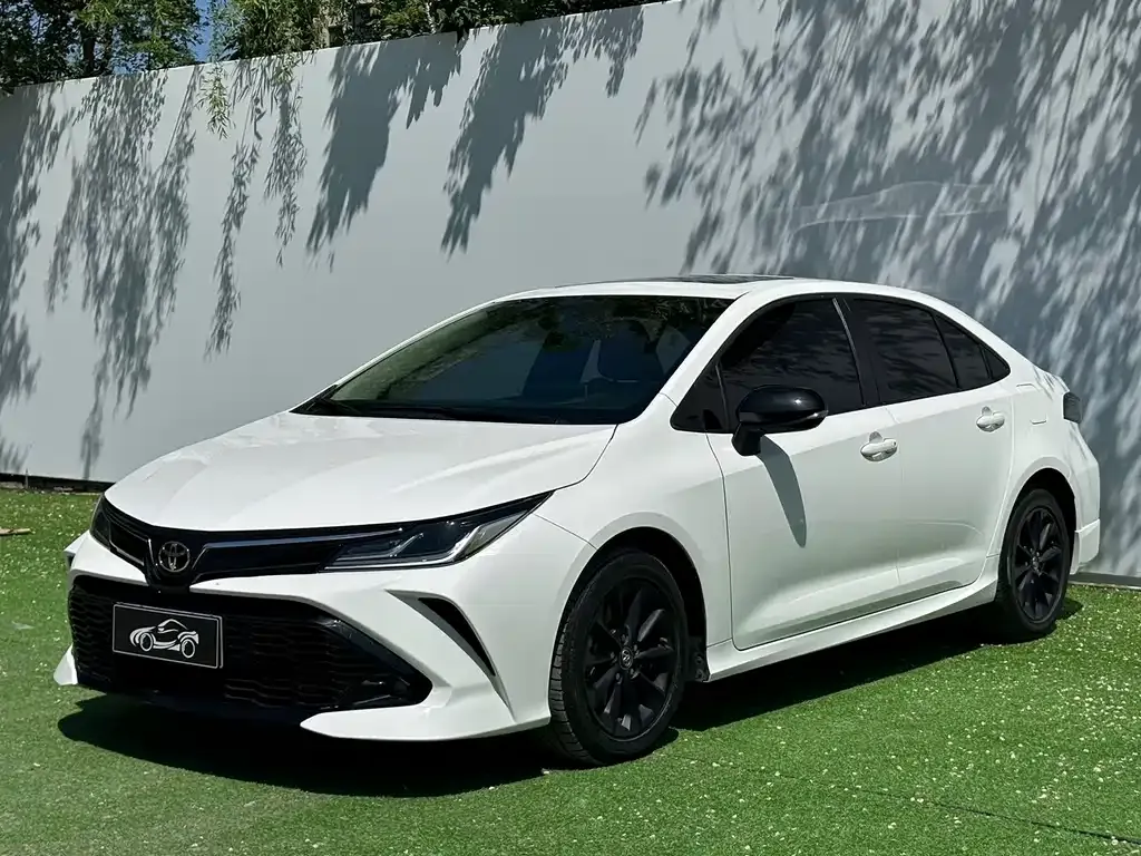 Toyota Corolla — фото 1