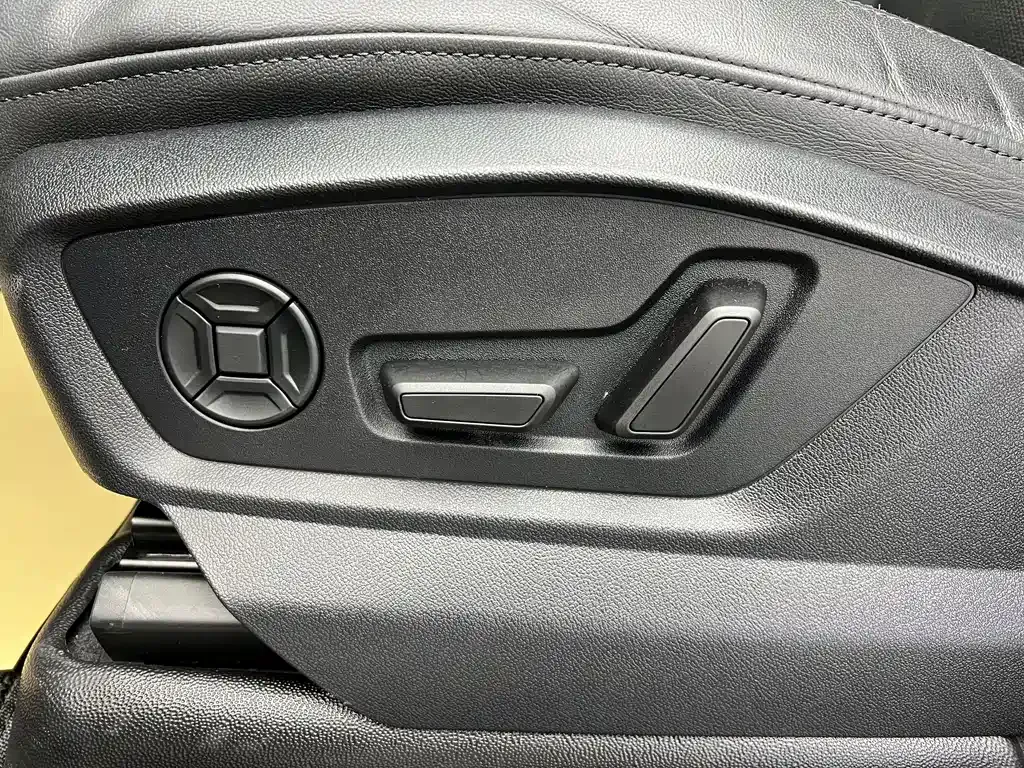 Audi Q8 — фото 8