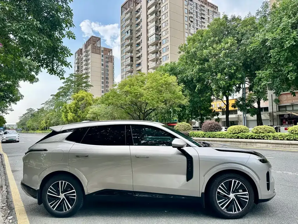 Lynk & Co 08 EM-P 2023 из CN, фото 4