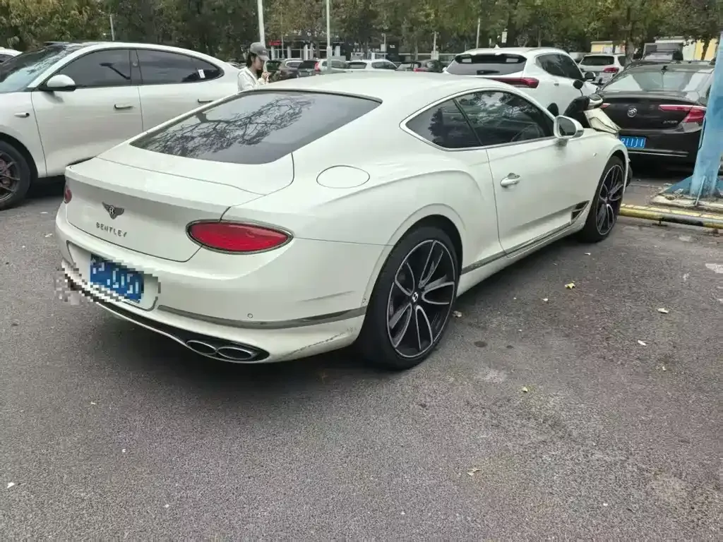 Bentley Continental 2022 из CN, фото 4