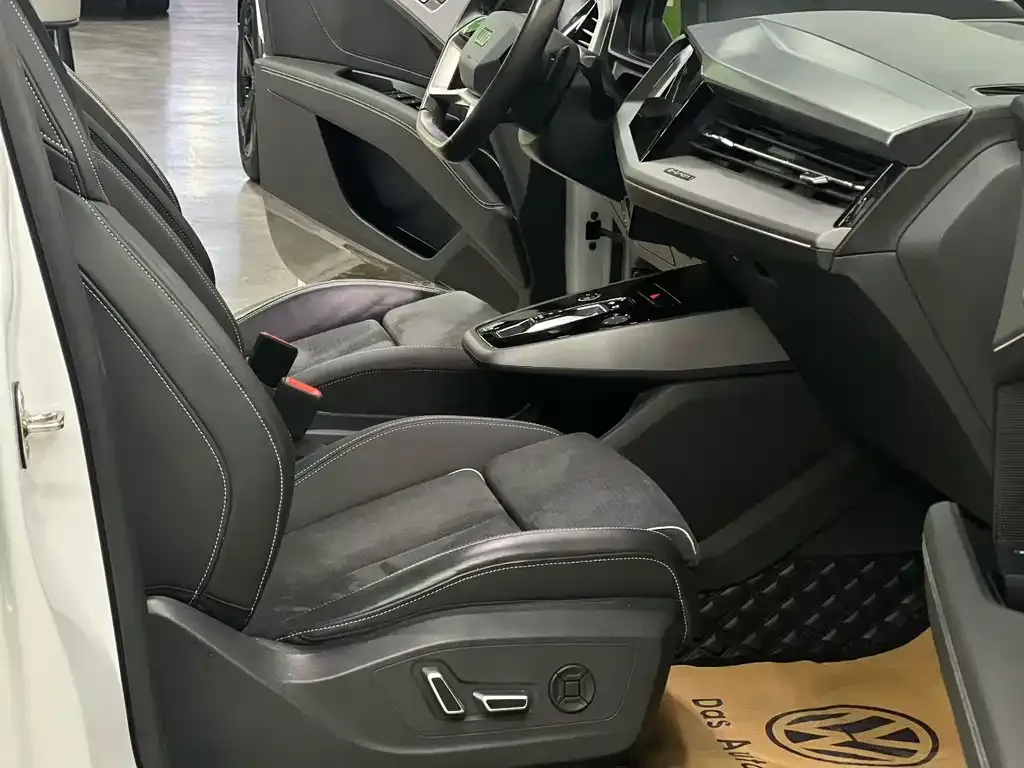Audi Q5 e-tron 2024 из CN, фото 4