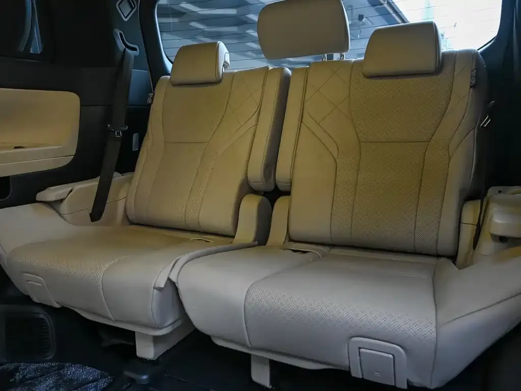 Toyota Vellfire — фото 3