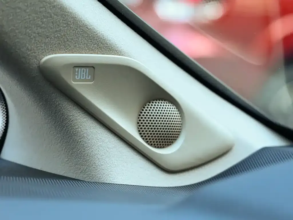 Toyota Vellfire — фото 10