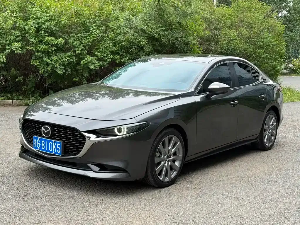 Mazda 3 Axela — фото 1