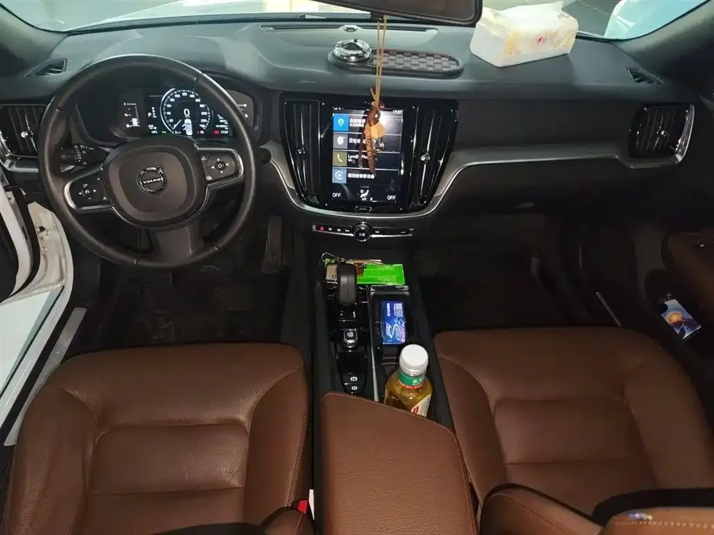 Volvo S60 — фото 10