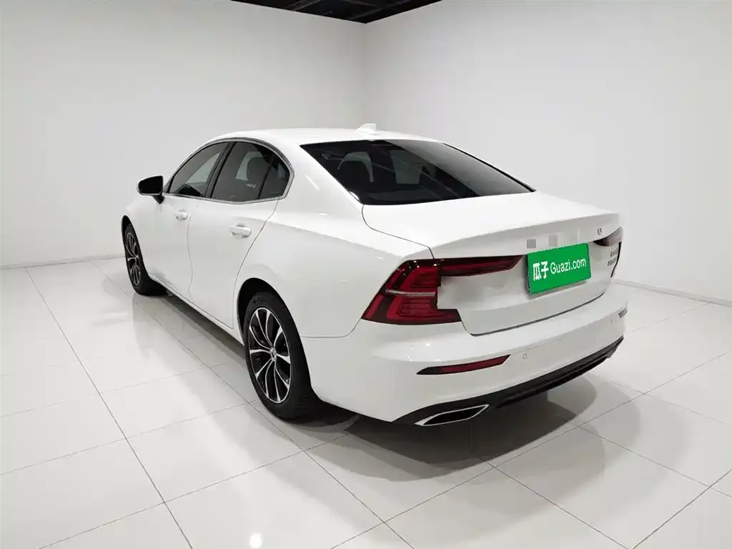 Volvo S60 — фото 4