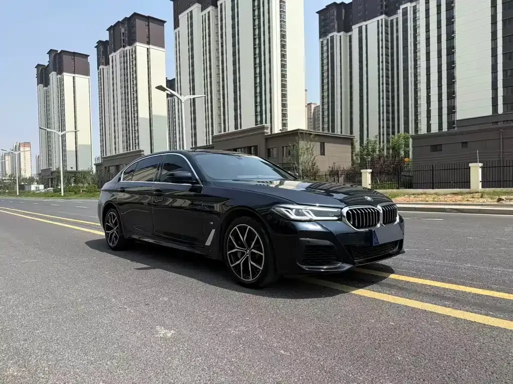 BMW 5 Series — фото 1