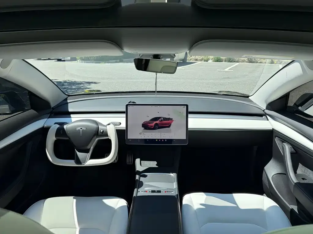 Tesla Model 3 — фото 2